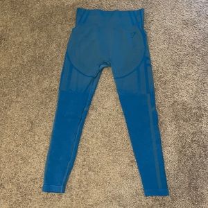 Gym shark leggings